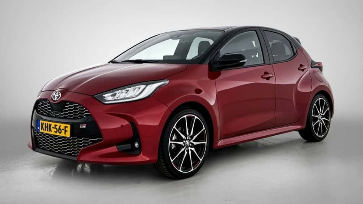 Toyota Yaris (2024) — foto 1