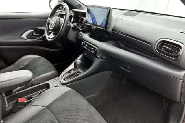 Toyota Yaris (2024) thumbnail 6