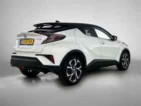 Toyota C-HR (2019) thumbnail 2