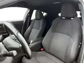 Toyota C-HR (2019) thumbnail 30