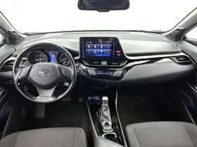 Toyota C-HR (2019) thumbnail 4