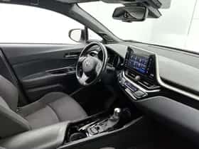 Toyota C-HR (2019) thumbnail 6
