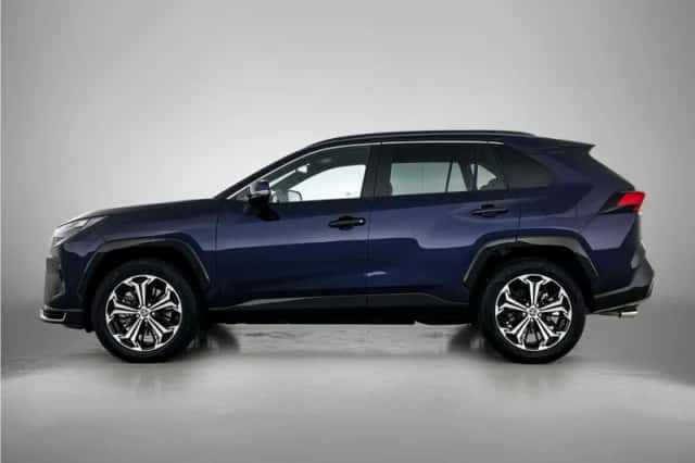Toyota RAV4 (2025) thumbnail 3
