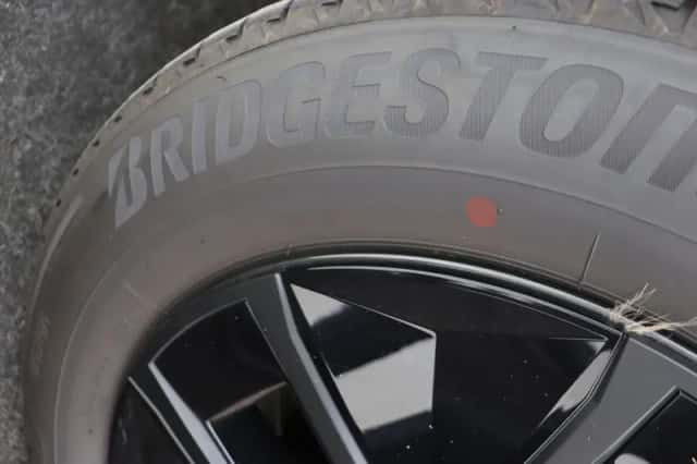 Toyota bZ4X (2026) thumbnail 6