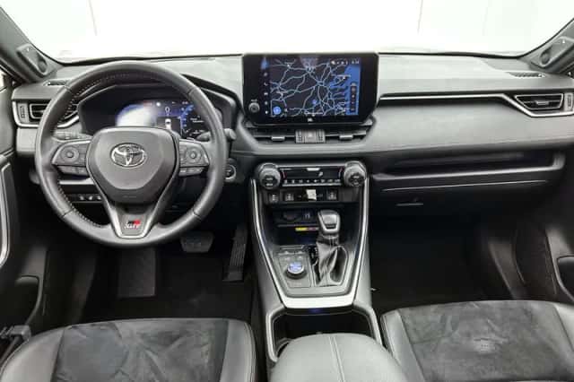 Toyota RAV4 (2025) thumbnail 4