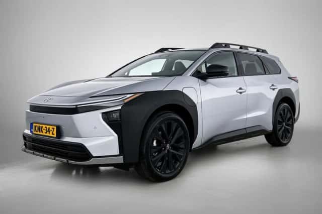 Toyota bZ4X (2026) thumbnail 1
