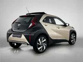 Toyota Aygo (2022) thumbnail 2