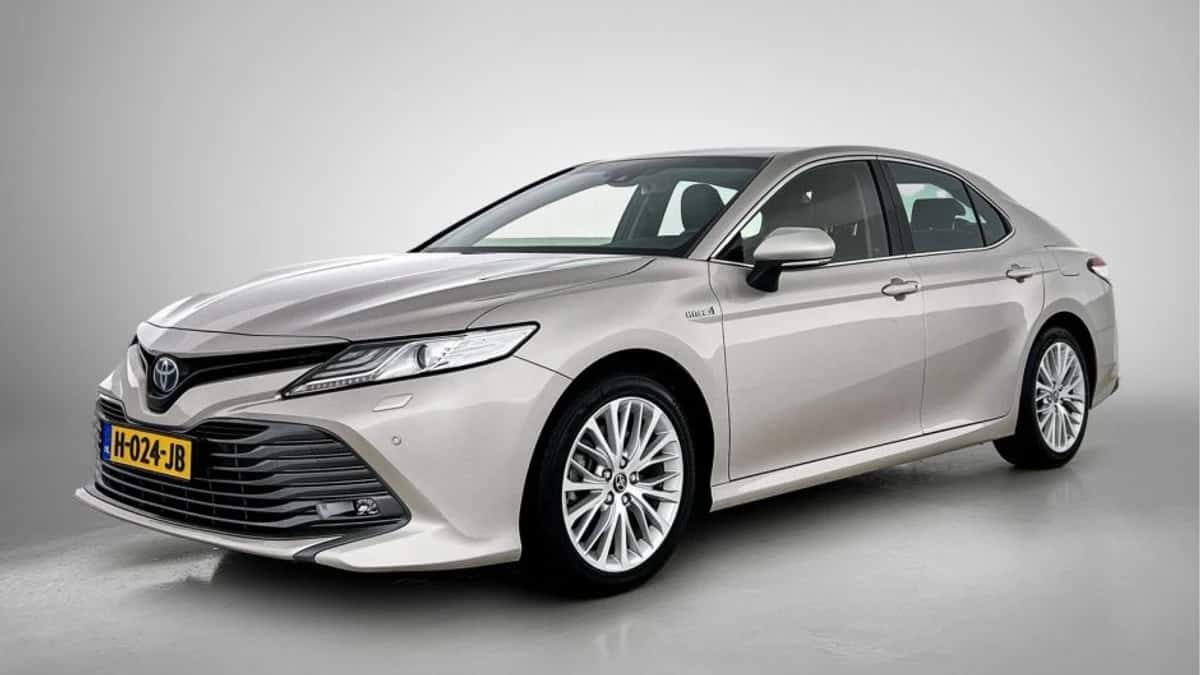 Toyota Camry (2020) — foto 1