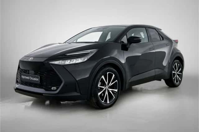 Toyota C-HR (2024) thumbnail 1