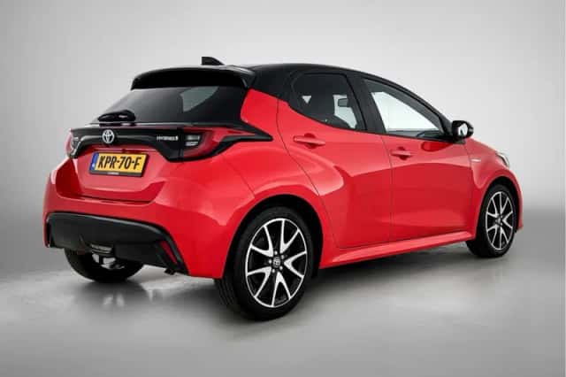 Toyota Yaris (2021) thumbnail 2