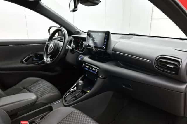 Toyota Yaris (2021) thumbnail 6