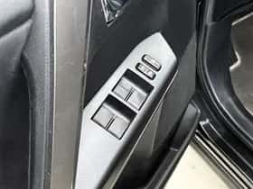 Toyota RAV4 (2017) thumbnail 22