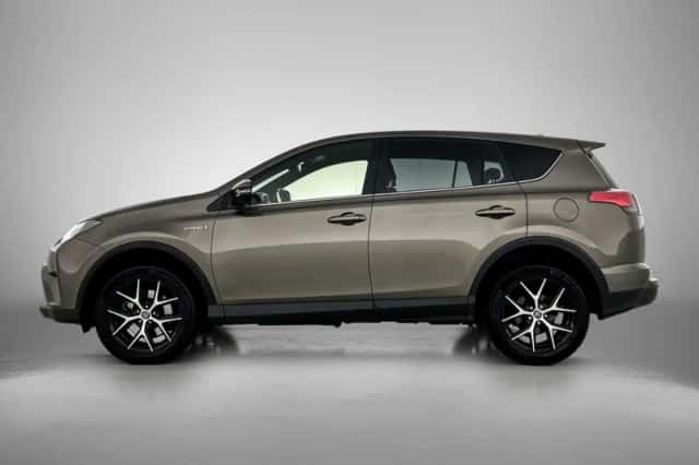 Toyota RAV4 (2017) thumbnail 3