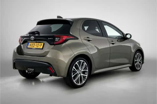 Toyota Yaris (2025) thumbnail 2