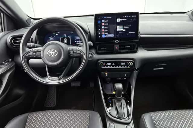 Toyota Yaris (2025) thumbnail 4