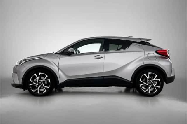 Toyota C-HR (2019) thumbnail 3
