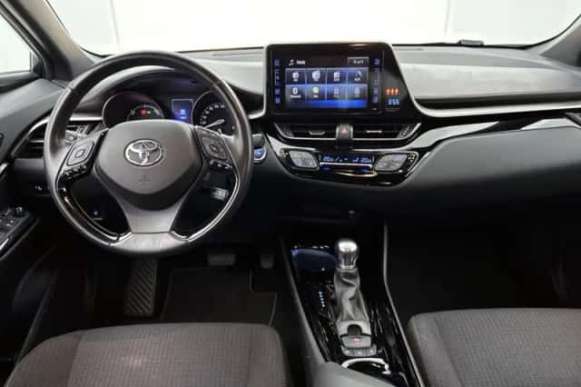 Toyota C-HR (2019) thumbnail 4