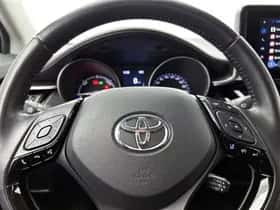 Toyota C-HR (2023) thumbnail 17