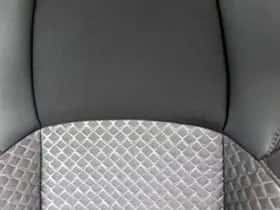 Toyota C-HR (2023) thumbnail 33