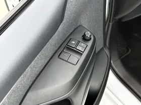 Toyota Yaris (2021) thumbnail 22