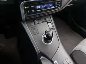 Toyota Auris (2017) thumbnail 9
