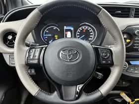Toyota Yaris (2018) thumbnail 17