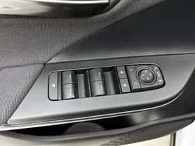 Toyota C-HR (2024) thumbnail 22