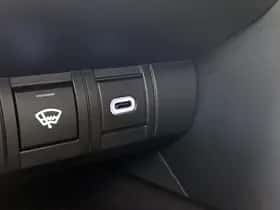 Toyota C-HR (2024) thumbnail 24