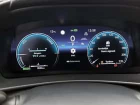 Toyota C-HR (2024) thumbnail 5