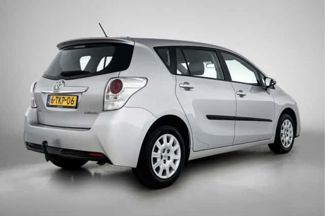 Toyota Verso (2014) thumbnail 2