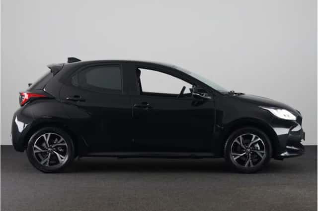 Toyota Yaris (2025) thumbnail 2