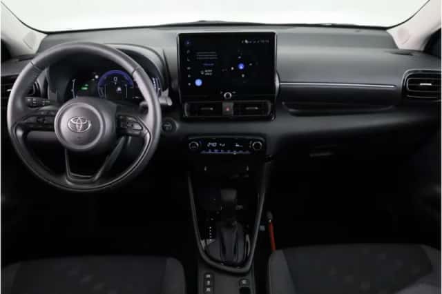 Toyota Yaris (2025) thumbnail 3