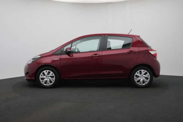 Toyota Yaris (2018) thumbnail 3