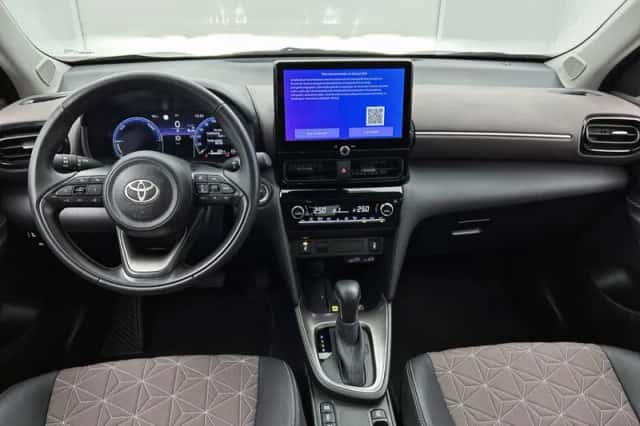 Toyota Yaris Cross (2024) thumbnail 4