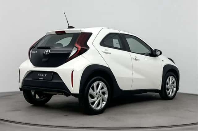 Toyota Aygo (2023) thumbnail 2