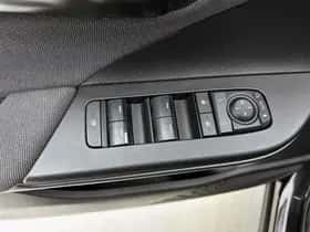 Toyota C-HR (2025) thumbnail 22