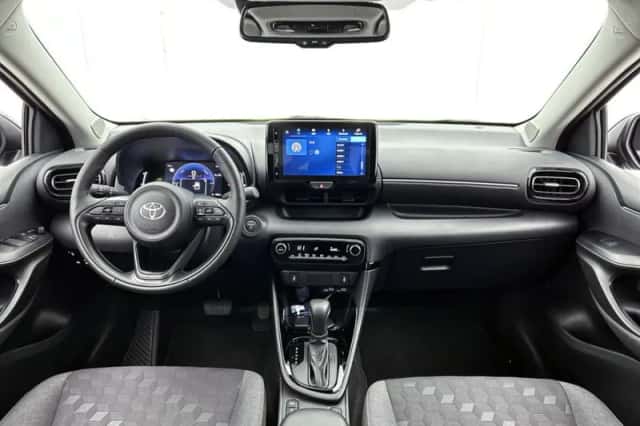 Toyota Yaris (2025) thumbnail 4
