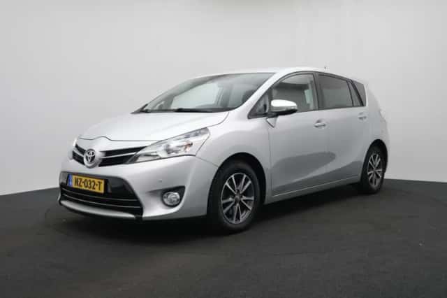 Toyota Verso (2013) thumbnail 1