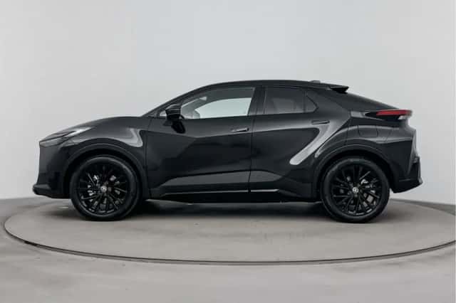 Toyota C-HR (2026) thumbnail 2