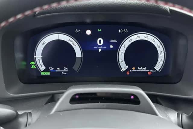 Toyota C-HR (2026) thumbnail 4