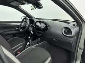 Toyota Aygo (2022) thumbnail 6
