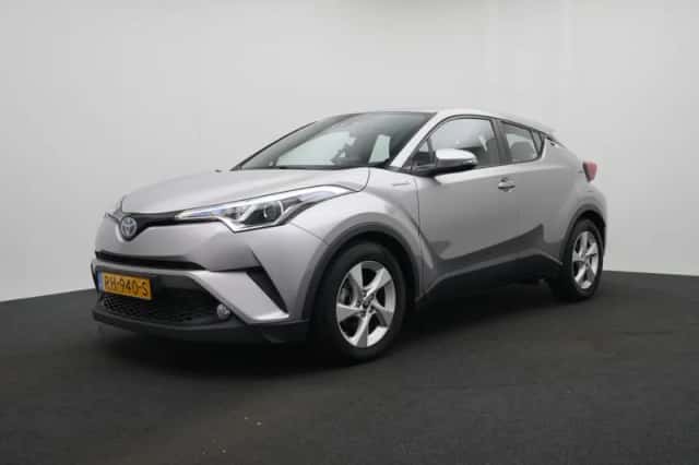 Toyota C-HR (2017) thumbnail 1