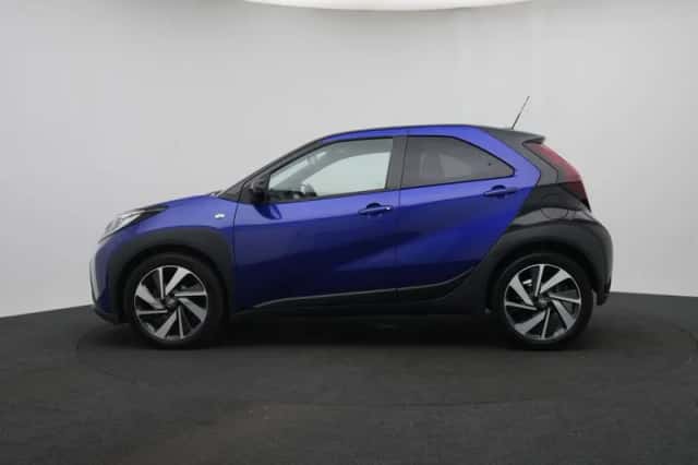 Toyota Aygo (2023) thumbnail 3