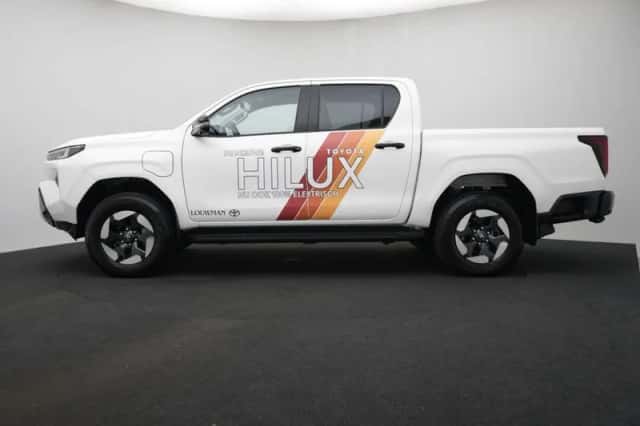 Toyota Hilux (2026) thumbnail 3