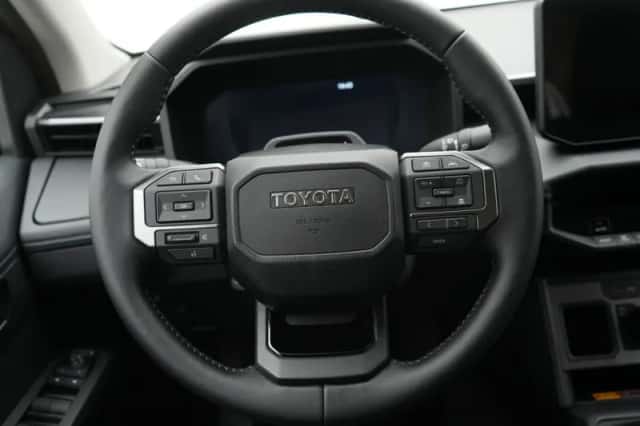 Toyota Hilux (2026) thumbnail 6