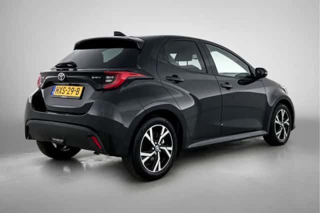 Toyota Yaris (2025) thumbnail 2