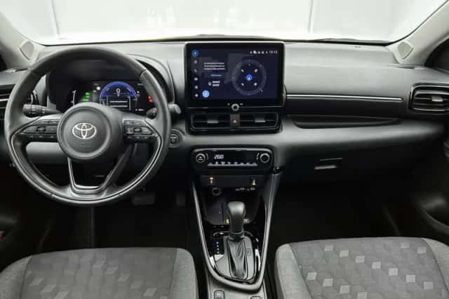 Toyota Yaris (2025) thumbnail 4
