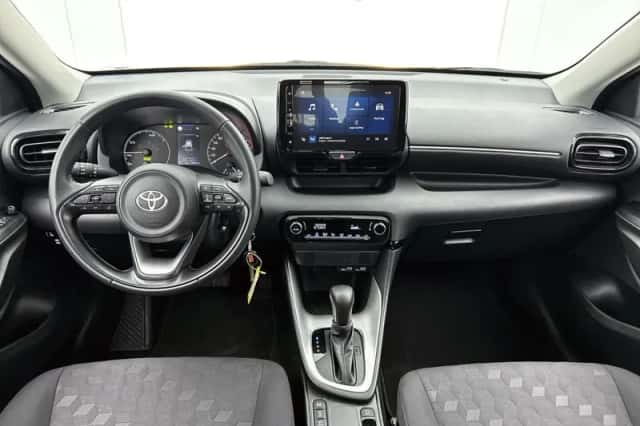 Toyota Yaris (2025) thumbnail 4