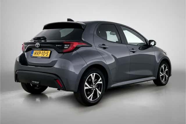 Toyota Yaris (2025) thumbnail 2