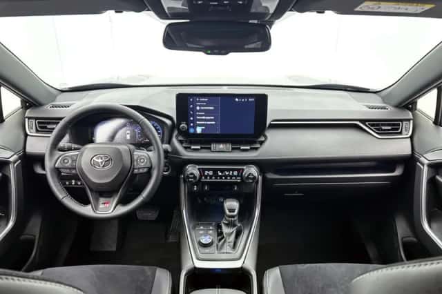 Toyota RAV4 (2025) thumbnail 4